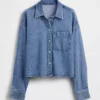 Ultramjuk denimskjorta i oversized-modell med rak nederkant och kortare längd