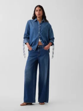 Ultramjuk denimskjorta i oversized-modell med rynkade ärmar