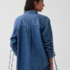 Ultramjuk denimskjorta i oversized-modell med rynkade ärmar