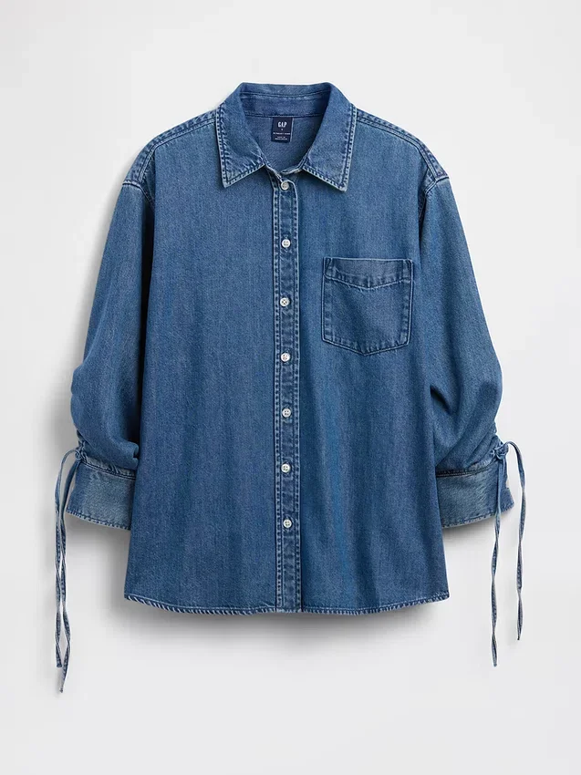 Ultramjuk denimskjorta i oversized-modell med rynkade ärmar