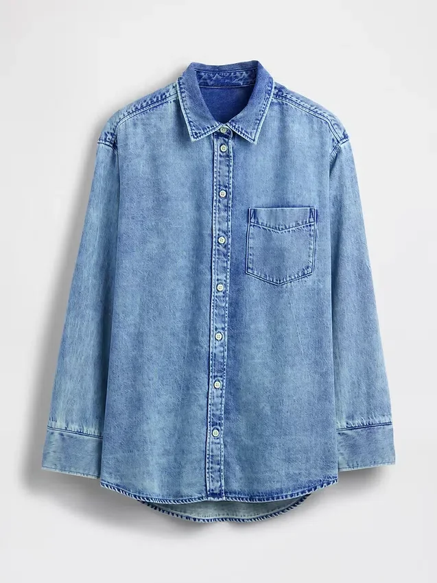 Ultramjuk denimskjorta i oversized-modell med rynkade ärmar