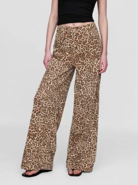 Ultramjuka, baggy jeans med leopardmönster och medelhög midja