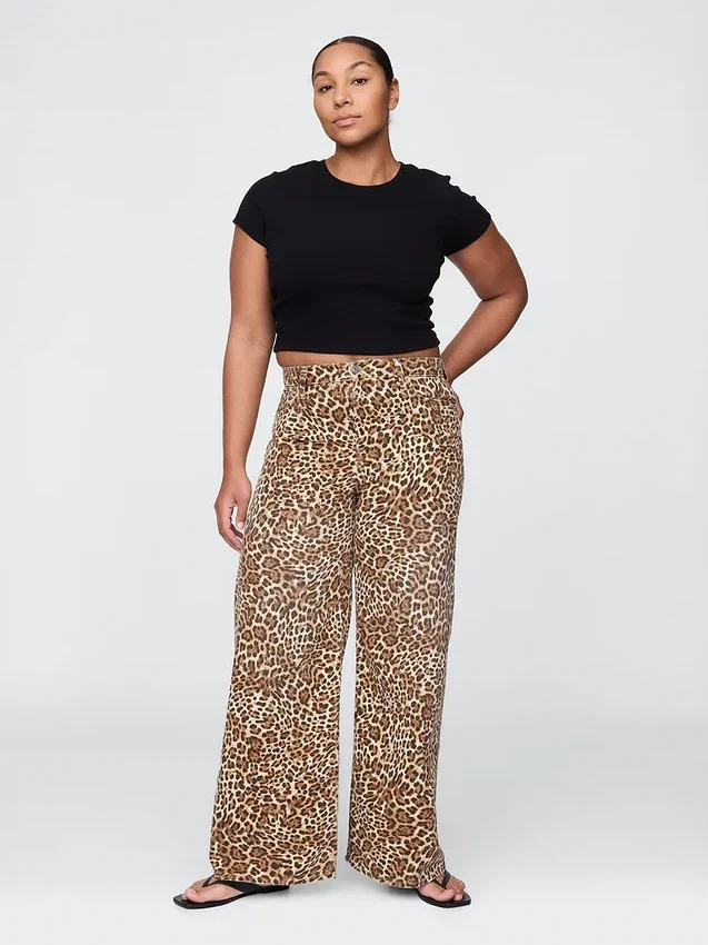 Ultramjuka, baggy jeans med leopardmönster och medelhög midja