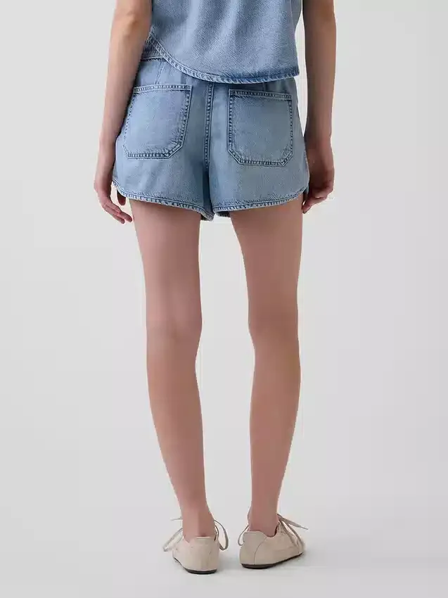 Ultramjuka denimshorts med medelhög midja och dolfinfåll