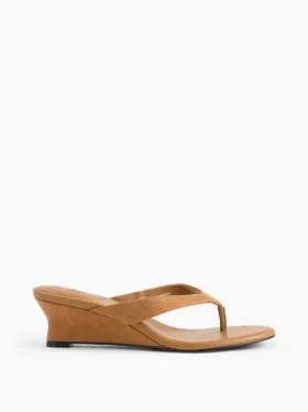 Veganläder-sandaler med kilklack och tårem