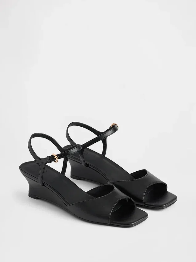 Veganska sandaler med kilklack