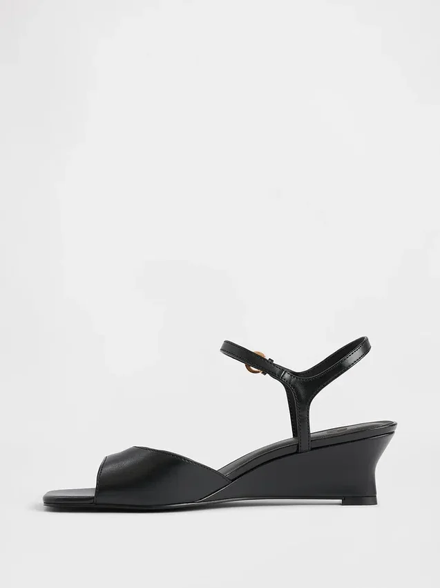 Veganska sandaler med kilklack